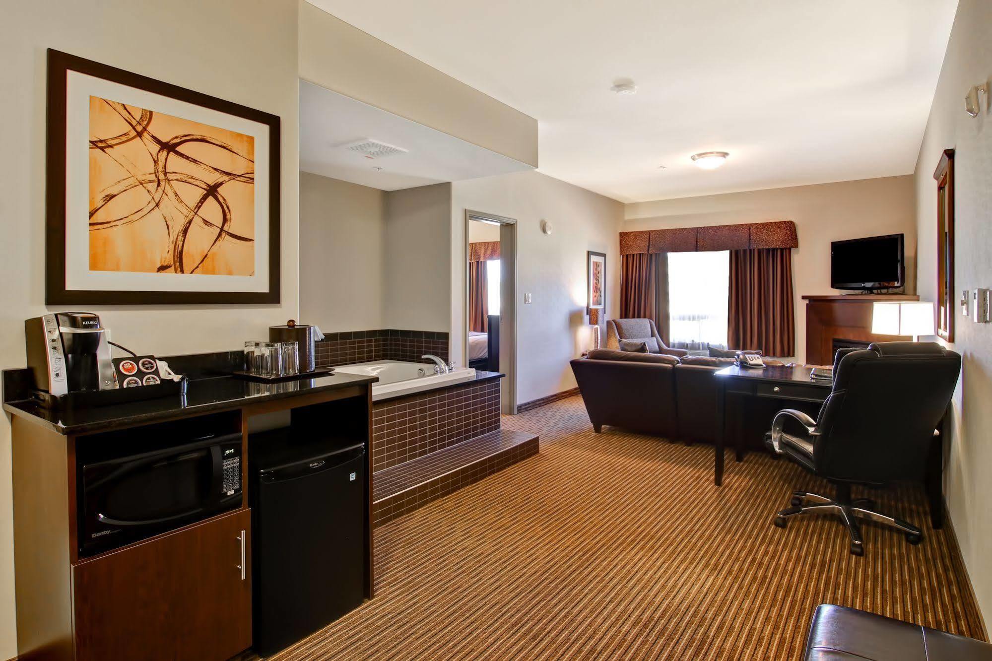 Canalta Hotel Tisdale Luaran gambar