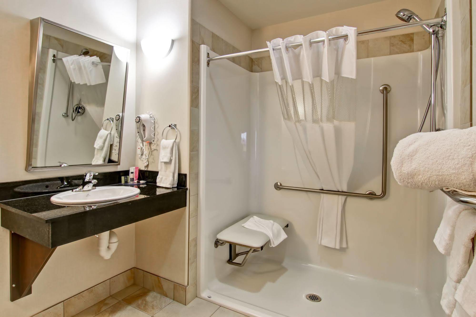 Canalta Hotel Tisdale Luaran gambar